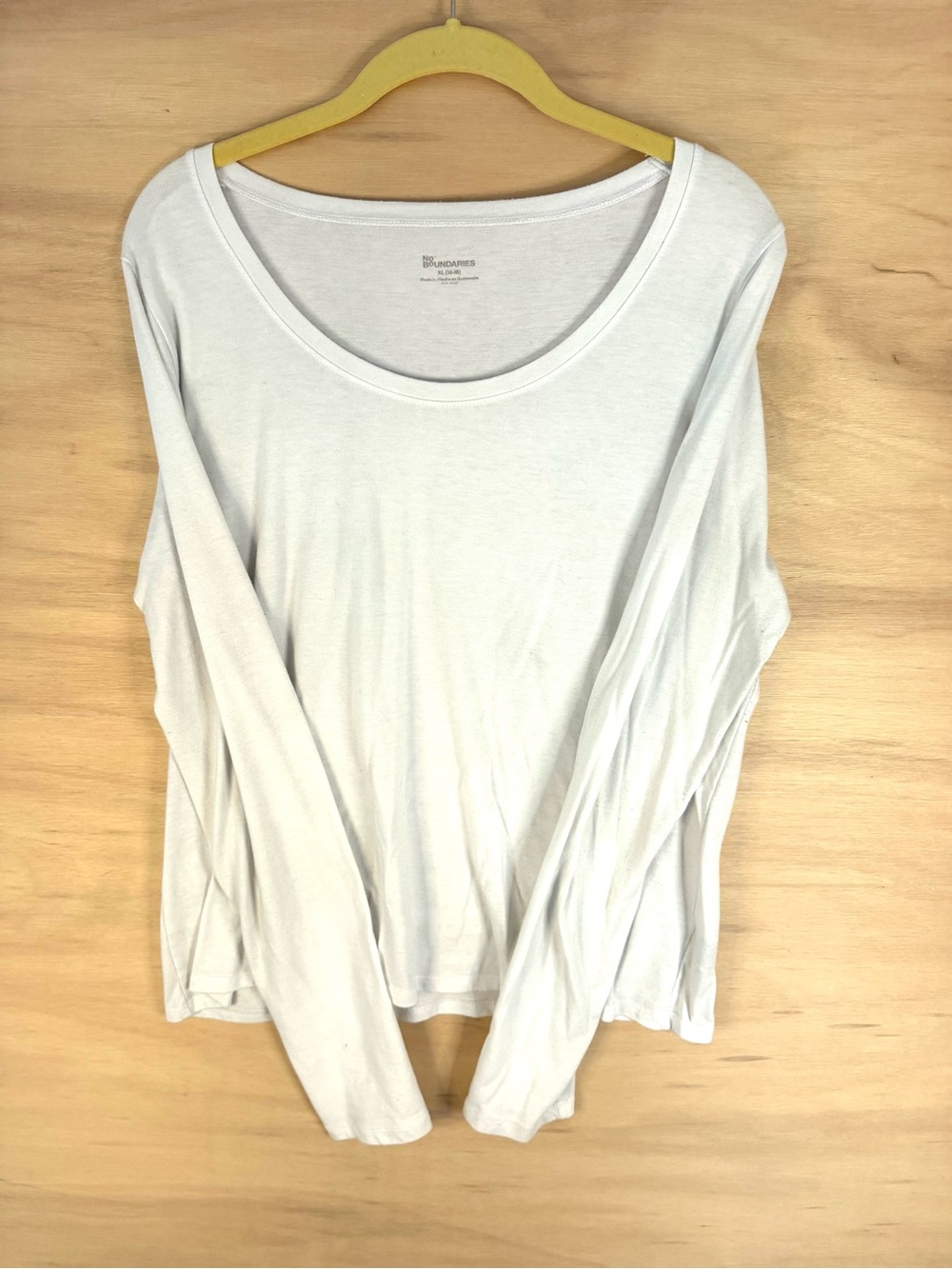 No Boundaries White Scoop Neck Long Sleeve Top